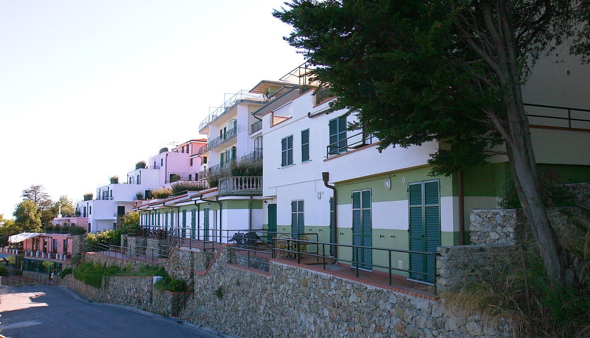 Residence Borgo San Sebastiano Берджеджи Экстерьер фото
